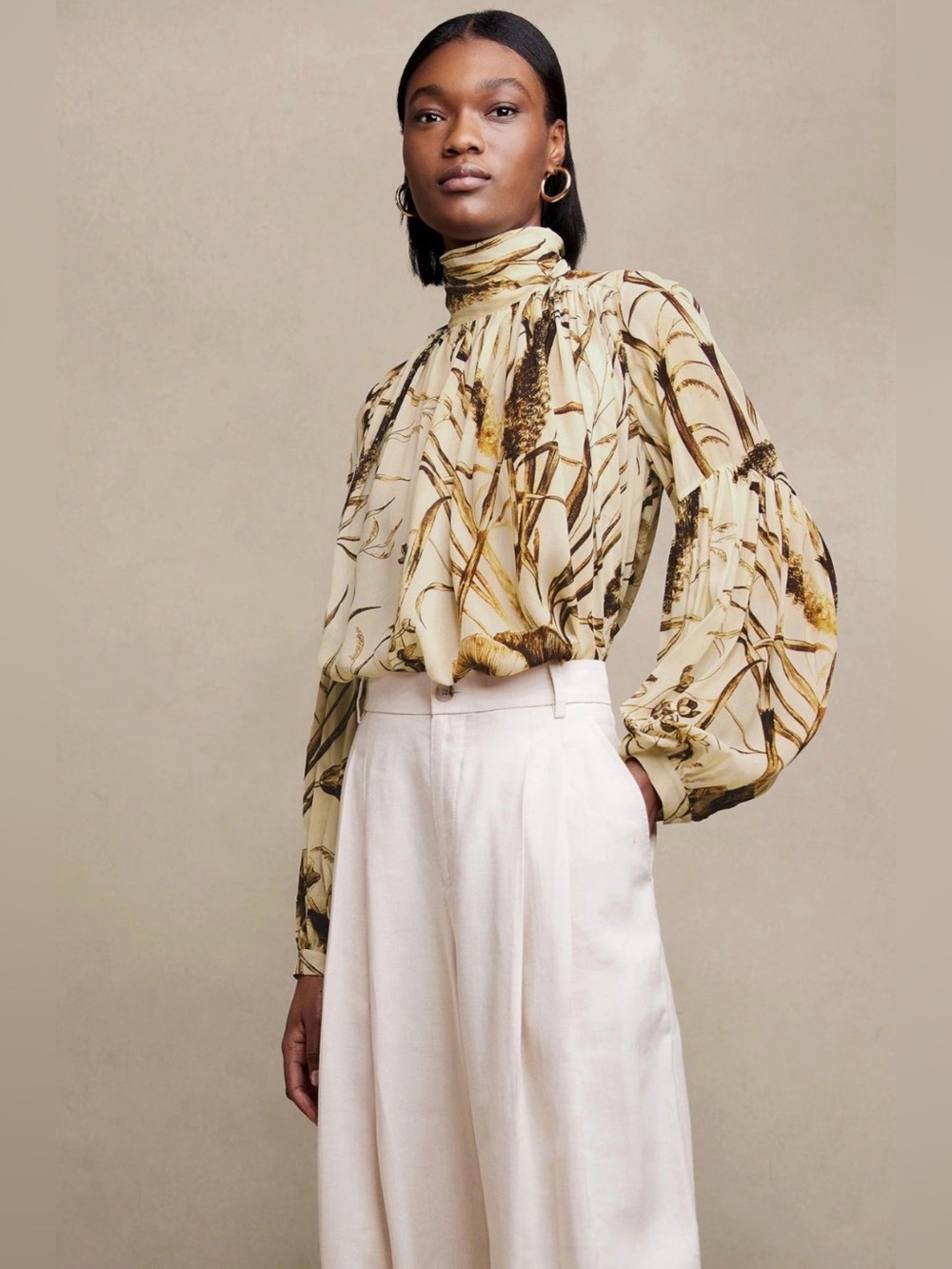BANANA REPUBLIC High-Neck 
Wheat Botanical Print balloon -Sleeve Blouse - XL